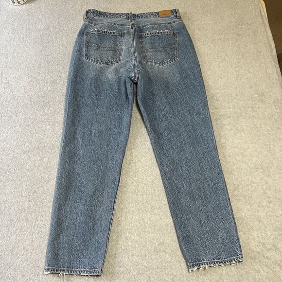 ‼️American Eagle Womens Jeans Size 8 Mom Jeans Hi Rise Boho Relaxed Fit Med Wash - Picture 4 of 16